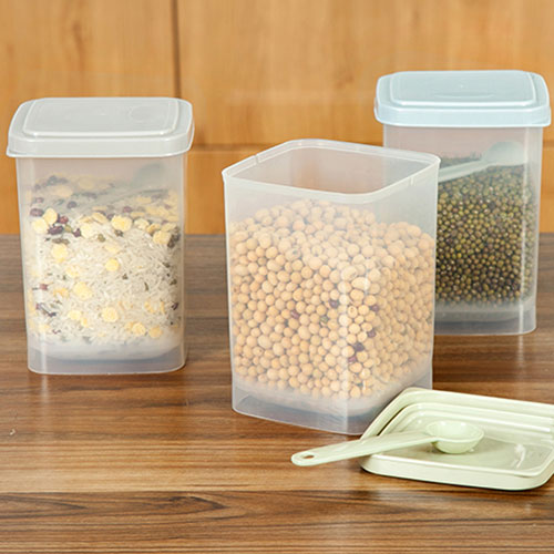 plastic storage boxes